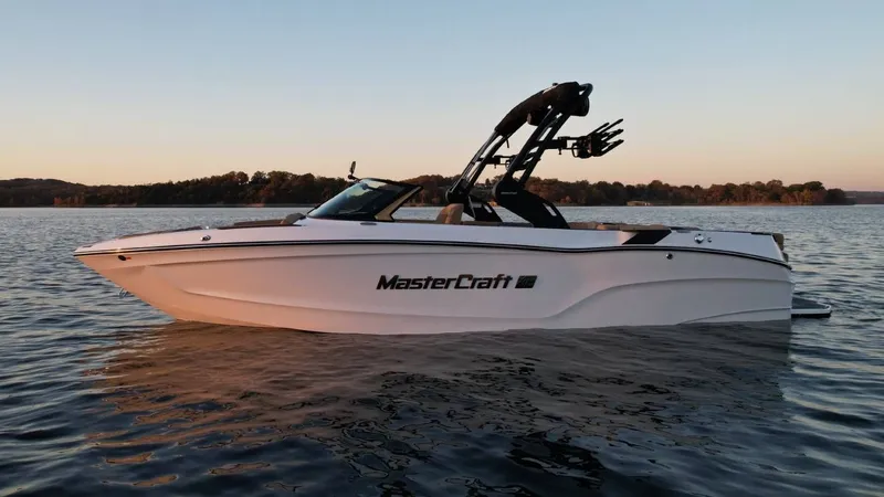 Slide: The Image of MasterCraft XT23 2026 - 10