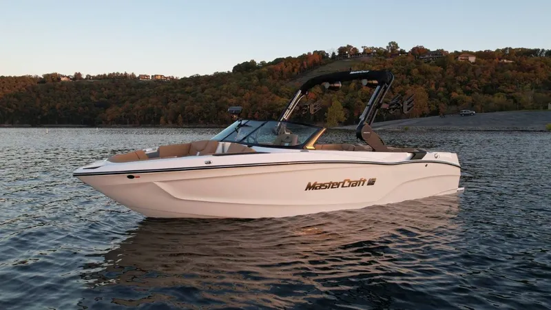 Slide: The Image of MasterCraft XT23 2026 - 11