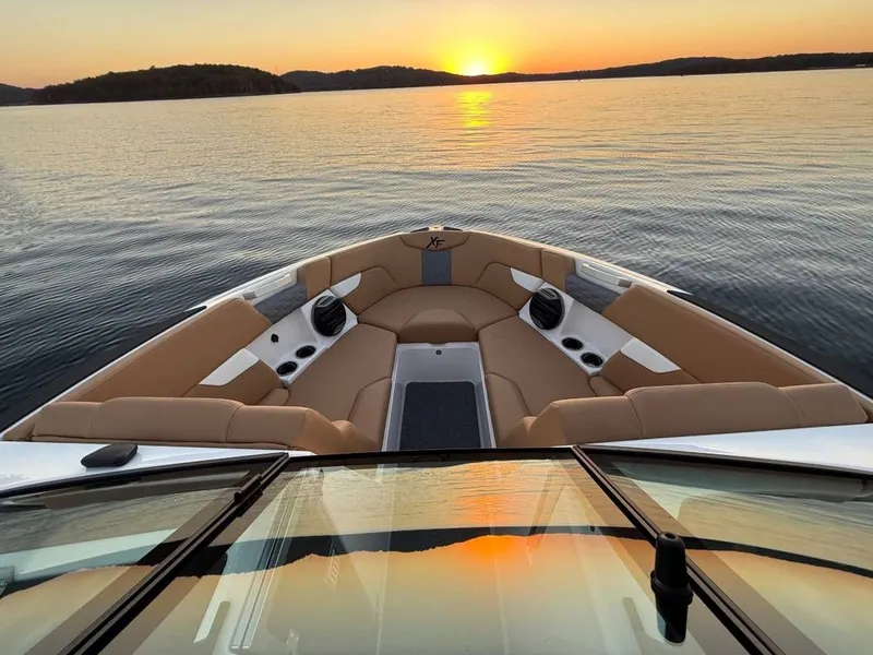 Slide: The Image of MasterCraft XT23 2026 - 14