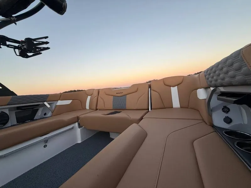 Slide: The Image of MasterCraft XT23 2026 - 25