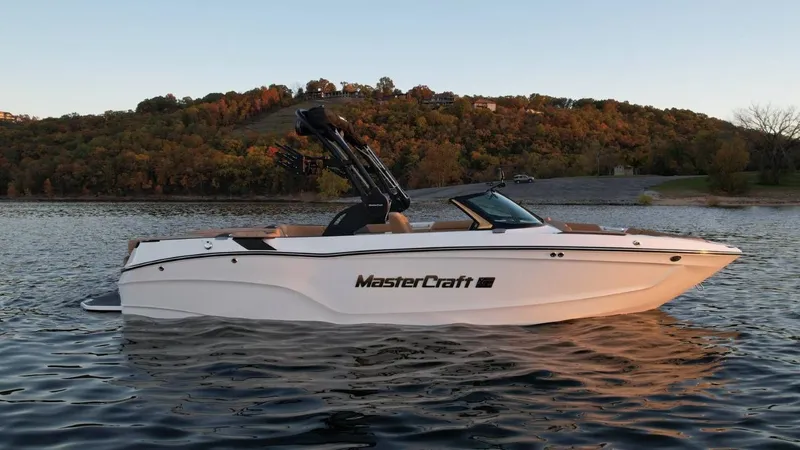 Slide: The Image of MasterCraft XT23 2026 - 4