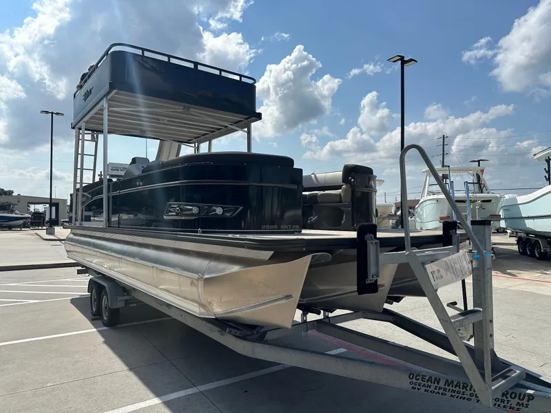 Slide: The Image of Tahoe CAS FUNSHIP25T 2023 - 6