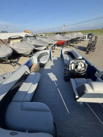 Slide: The Image of Sun Tracker Party Barge 16 DLX 2026 - 10