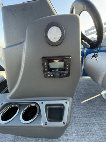 Slide: The Image of Sun Tracker Party Barge 16 DLX 2026 - 11