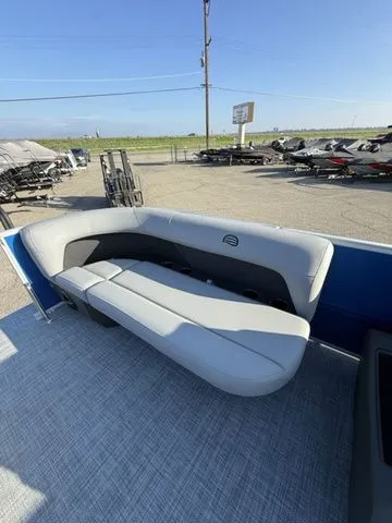 Slide: The Image of Sun Tracker Party Barge 16 DLX 2026 - 5