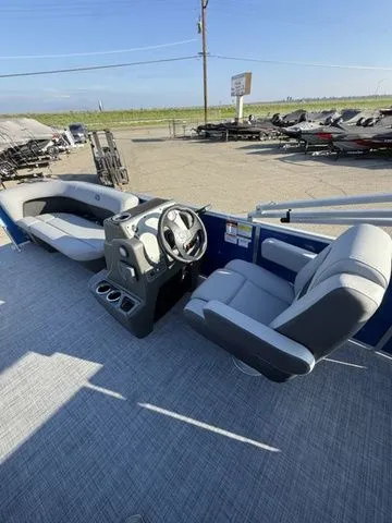 Slide: The Image of Sun Tracker Party Barge 16 DLX 2026 - 8