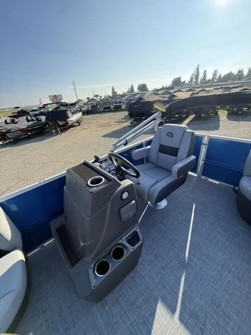 Slide: The Image of Sun Tracker Party Barge 16 DLX 2026 - 9