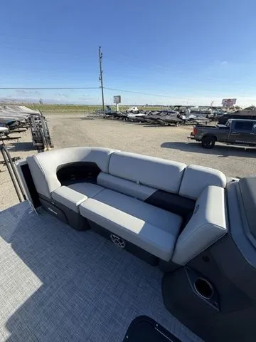 Slide: The Image of Sun Tracker Party Barge 22 RF XP3 2026 - 5