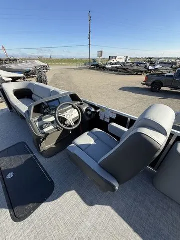 Slide: The Image of Sun Tracker Party Barge 22 RF XP3 2026 - 8