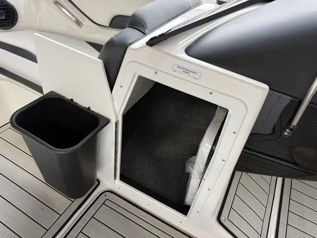 Slide: The Image of Yamaha 195S 2026 - 16