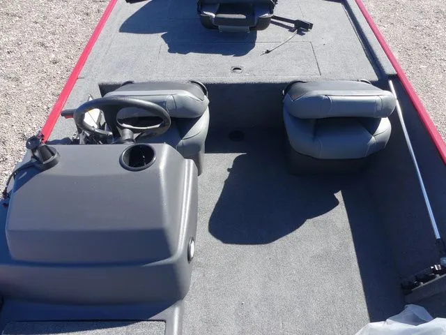 Slide: The Image of Tracker Bass Tracker Classic XL 2026 - 15