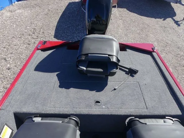 Slide: The Image of Tracker Bass Tracker Classic XL 2026 - 21