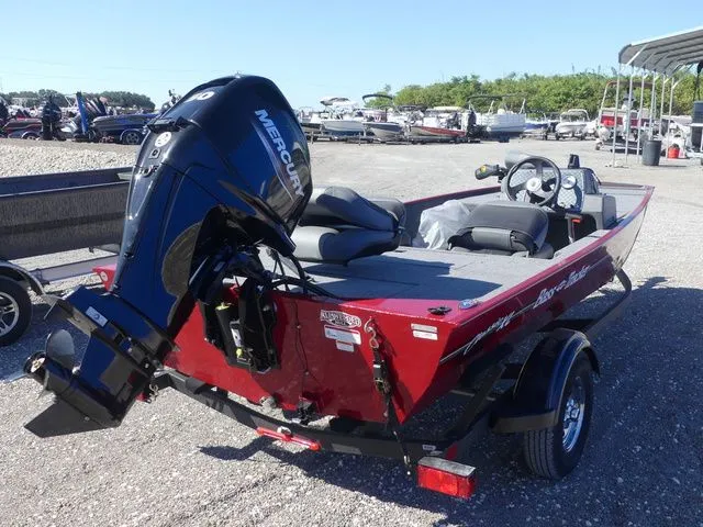 Slide: The Image of Tracker Bass Tracker Classic XL 2026 - 4