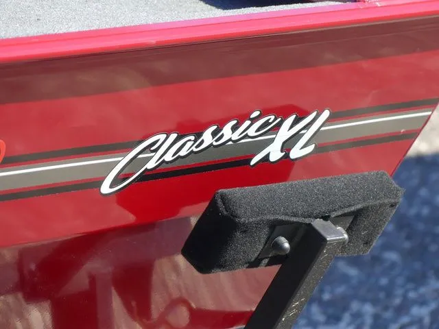 Slide: The Image of Tracker Bass Tracker Classic XL 2026 - 9