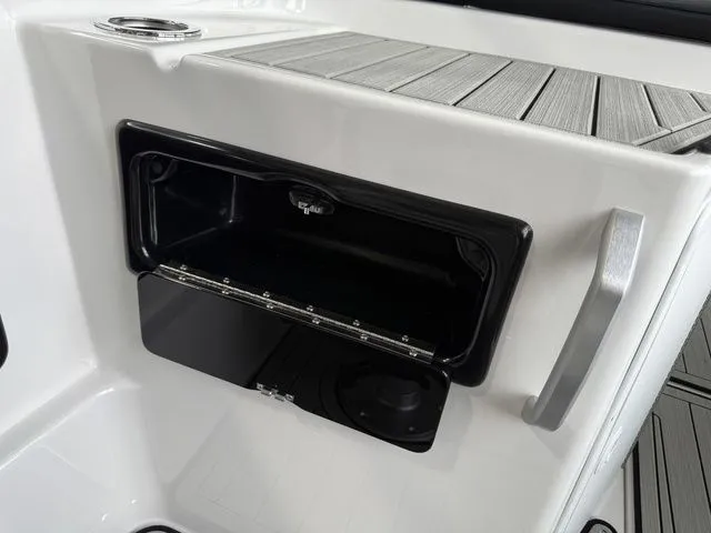 Slide: The Image of Yamaha 195S 2026 - 14