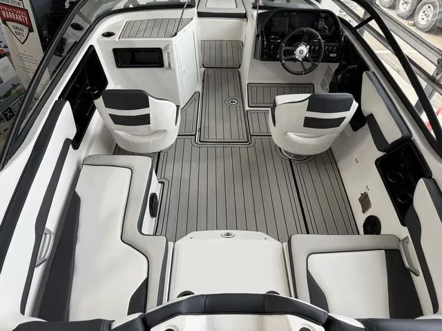 Slide: The Image of Yamaha 195S 2026 - 5