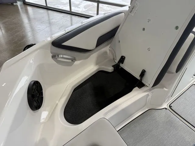 Slide: The Image of Yamaha AR195 2026 - 27