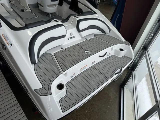 Slide: The Image of Yamaha AR195 2026 - 3