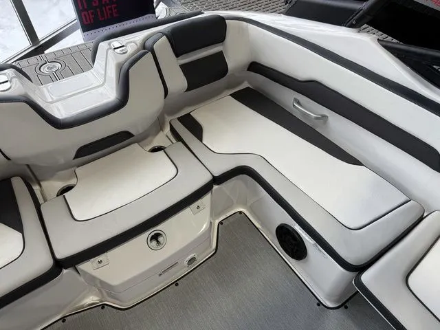 Slide: The Image of Yamaha AR195 2026 - 7