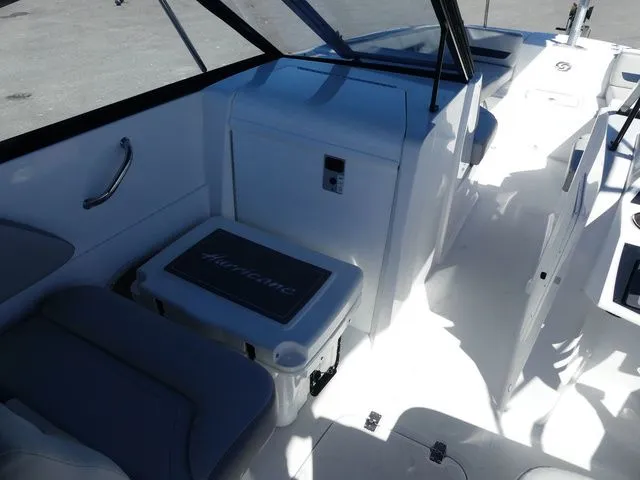 Slide: The Image of Hurricane SunDeck 235 OB 2026 - 10