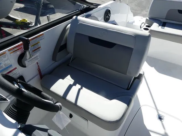 Slide: The Image of Hurricane SunDeck 235 OB 2026 - 8