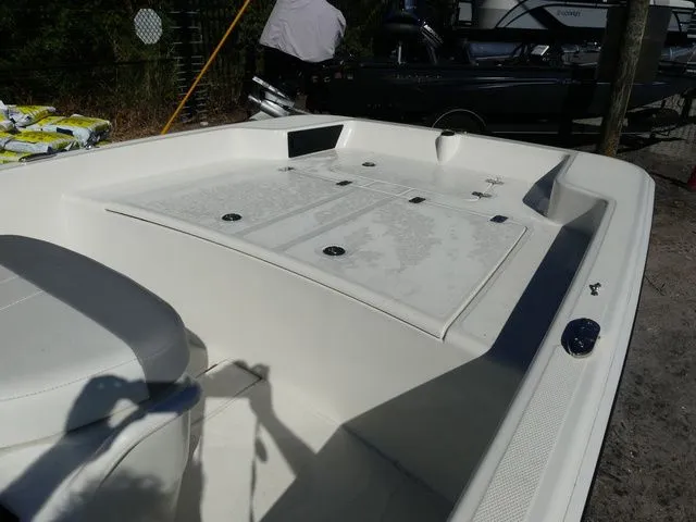 Slide: The Image of Mako Pro Skiff 15 CC 2024 - 8