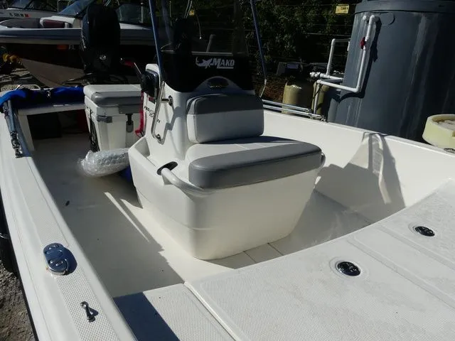 Slide: The Image of Mako Pro Skiff 15 CC 2024 - 9