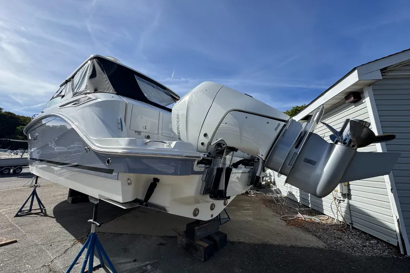 Slide: The Image of Sea Ray Sundancer 320 Outboard 2026 - 2