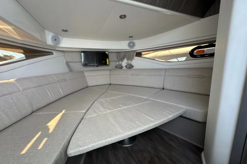 Slide: The Image of Sea Ray Sundancer 320 Outboard 2026 - 25