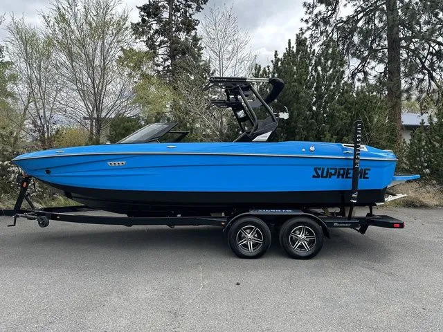 The Image of Supreme S220 2023 - 1