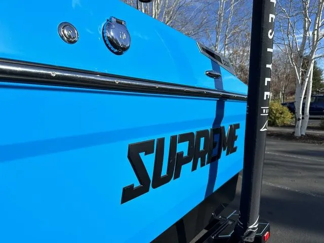 Slide: The Image of Supreme S220 2023 - 10