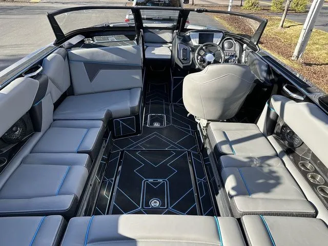 Slide: The Image of Supreme S220 2023 - 11