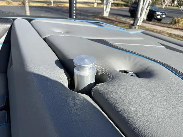 Slide: The Image of Supreme S220 2023 - 14