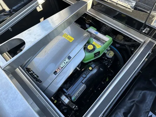 Slide: The Image of Supreme S220 2023 - 20