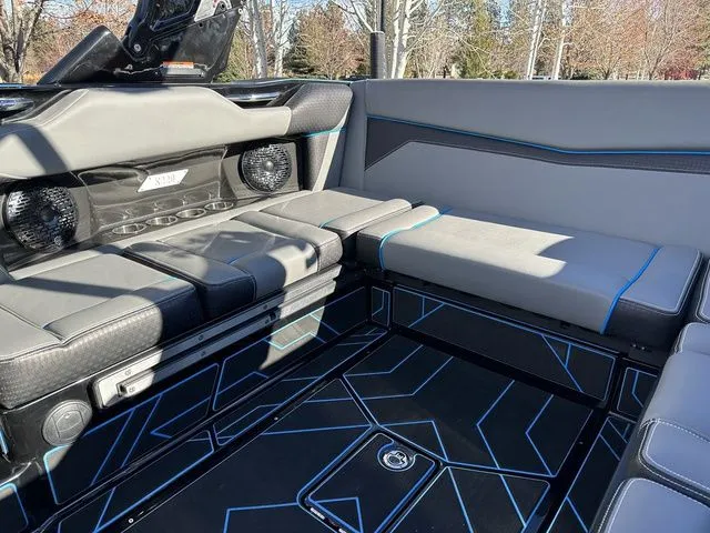 Slide: The Image of Supreme S220 2023 - 22