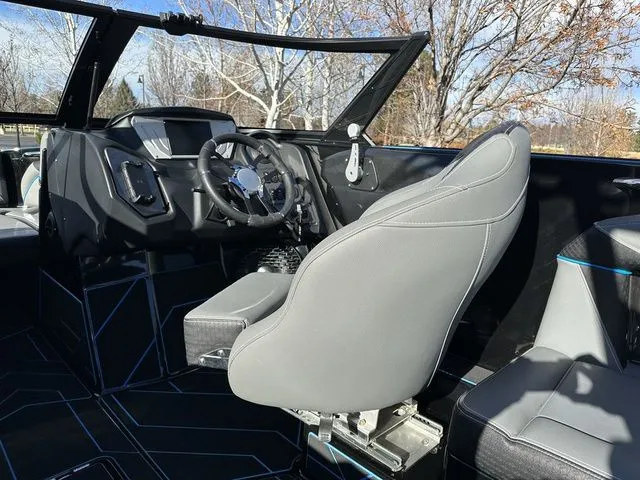 Slide: The Image of Supreme S220 2023 - 27