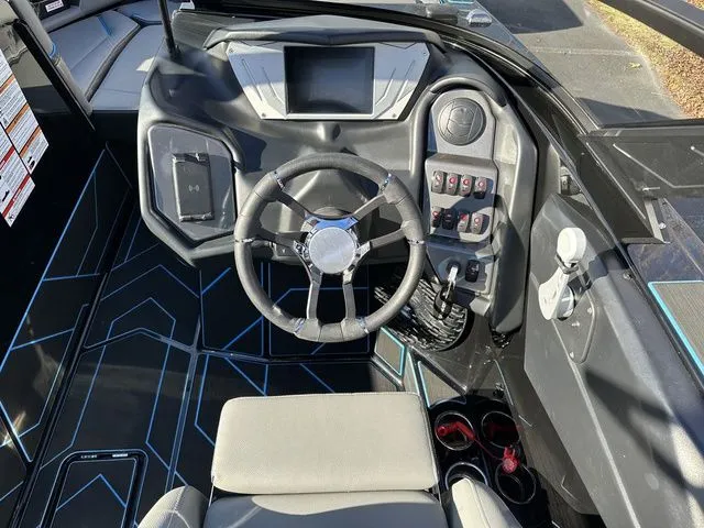 Slide: The Image of Supreme S220 2023 - 28