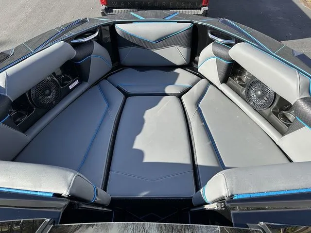 Slide: The Image of Supreme S220 2023 - 29