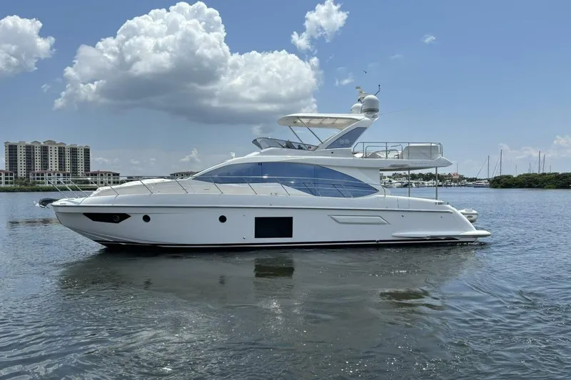 Slide: The Image of 2019 Azimut 55 - Profile Port - 39