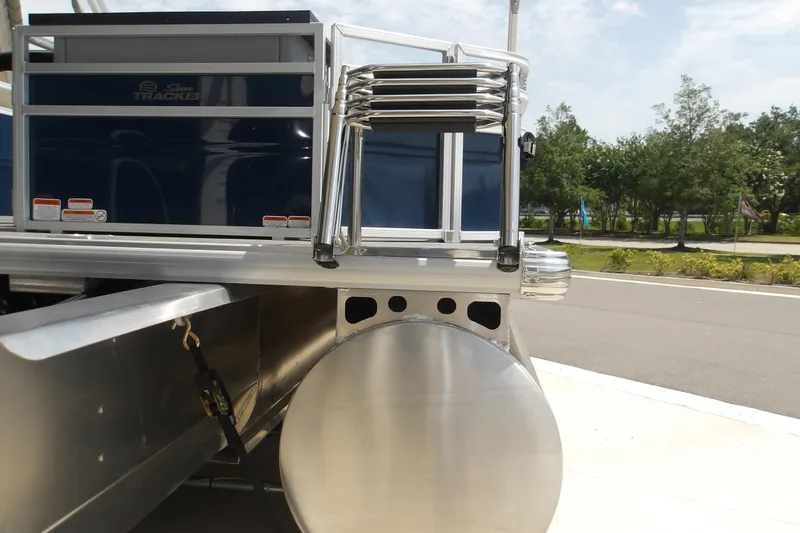 Slide: The Image of 2026 Sun Tracker SportFish 22 XP3 pontoon boat detail, showcasing sleek design and sturdy construction. - 39