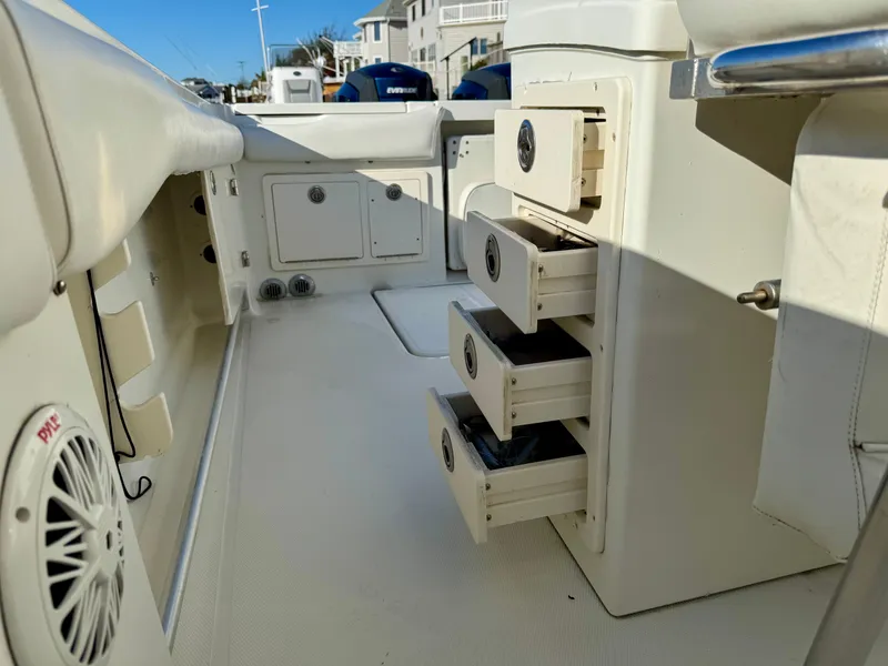 Slide: The Image of Hydra-Sports Vector 3300 CC 2004 - 34