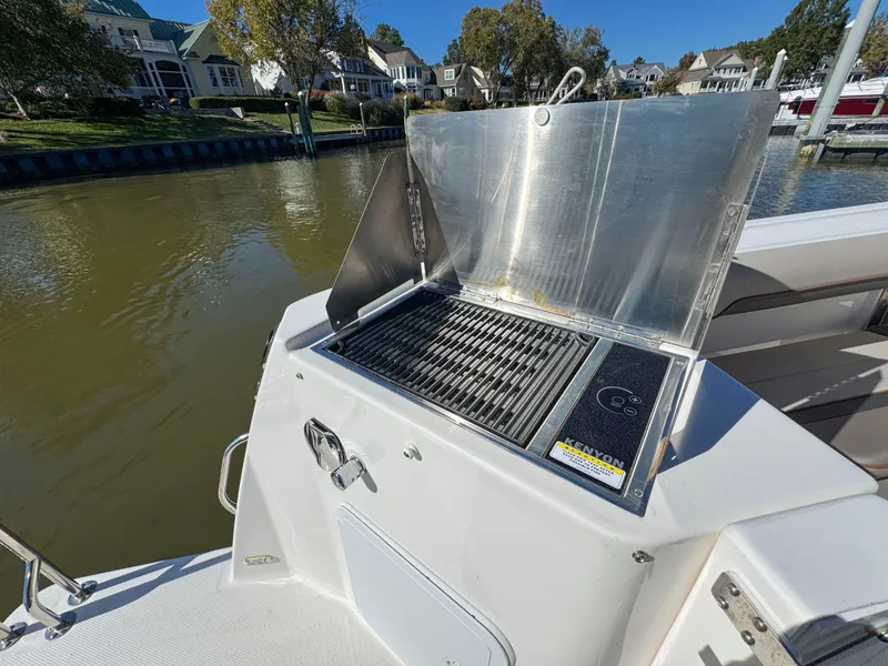 Slide: The Image of Cutwater C-288 2022 - 10