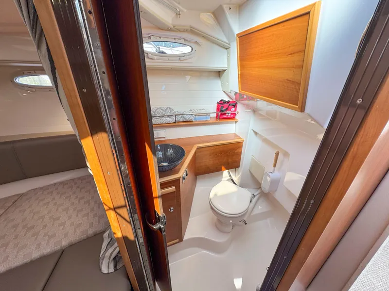 Slide: The Image of Cutwater C-288 2022 - 24