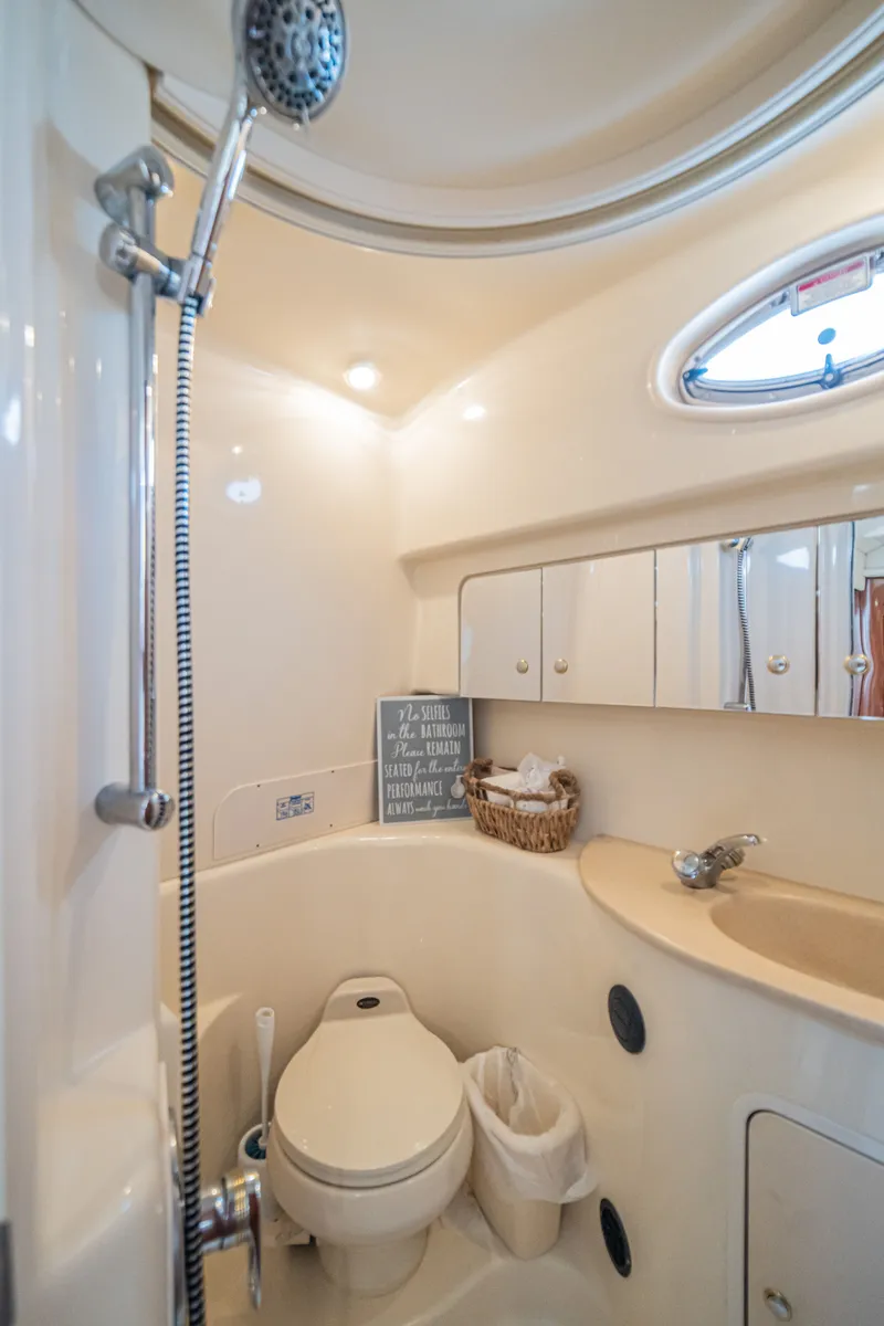 Slide: The Image of Sea Ray 360 Sundancer 2002 - 35