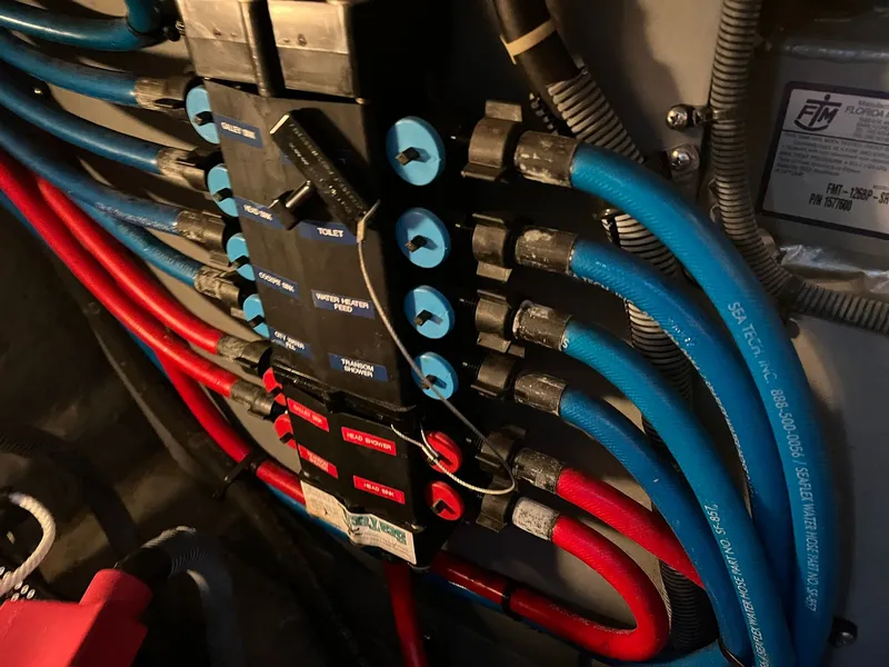 Slide: The Image of Sea Ray 360 Sundancer 2002 - 40