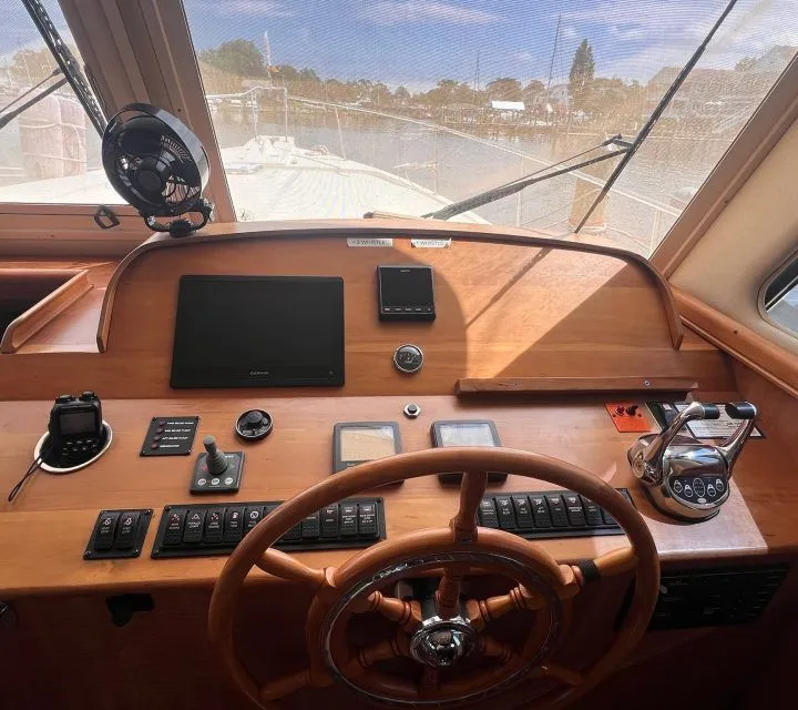 Slide: The Image of Mainship 43 Trawler 2007 - 16