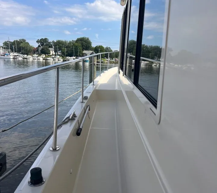 Slide: The Image of Mainship 43 Trawler 2007 - 5