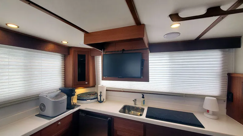 Slide: The Image of Main Cabin TV - 15