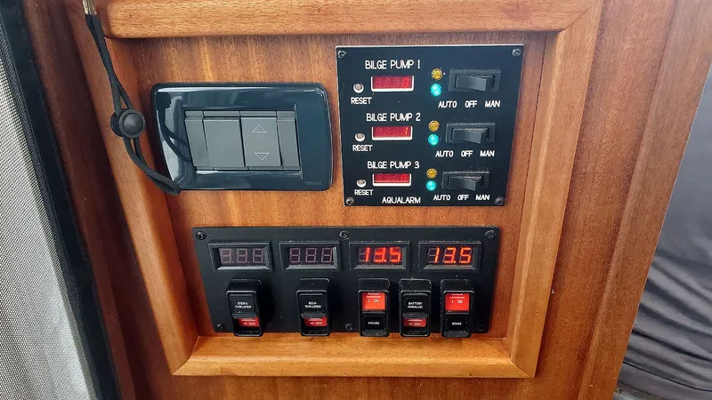 Slide: The Image of Battery and Bilge Panel - 50