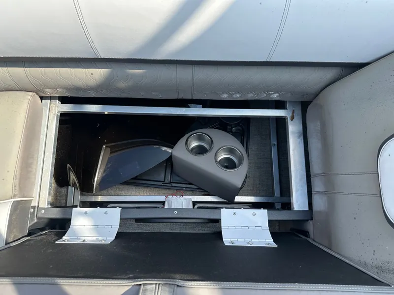 Slide: The Image of Tahoe CAS FUNSHIP25T 2023 - 13